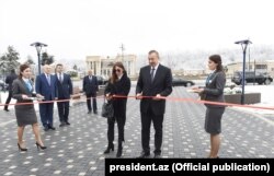 İlham Əliyev və Mehriban Əliyeva Qubada ASAN xidmətin açılışında. 07dek2017