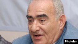 Галуст Саакян (фракция правящей Республиканской партии)