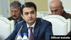 Рустами Эмомалӣ