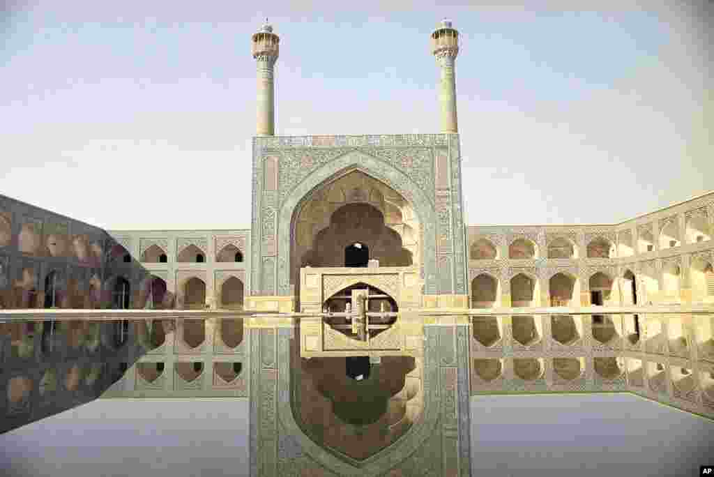 The Isfahan mosque in Iran is shown, July 1971. (AP Photo/Horst Faas)