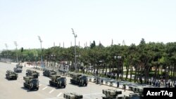 Azerbaijan -- A military parade to mark 93rd anniversary of Armed Forces, Baku, 26Jun2011