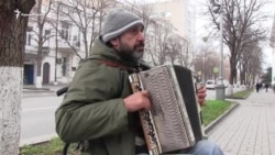 Украинская песня на улицах Севастополя (видео)