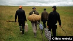 Imagine din filmul „Pădurea e ca muntele, vezi?” (photo: Berlinale)