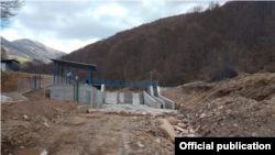 Илустративна фотографија- Изградба на мала хидроелектрана на Крапска река на Јакупица која е Емералд подрачје - Извор: „Еко-свест.“ За штетите врз животната средина од изградбата на малите хидроелектрани, повеќе години укажуваат граѓани и активисти од целиот балкански регион. 