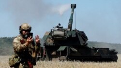 Ucraineni într-un vehicul blindat - Donețk, Ucraina, 3 octombrie 2022