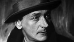 Шут при дворе Поэзии