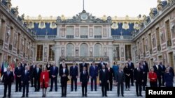 Liderii europeni la Versailles, 10 martie 2022.