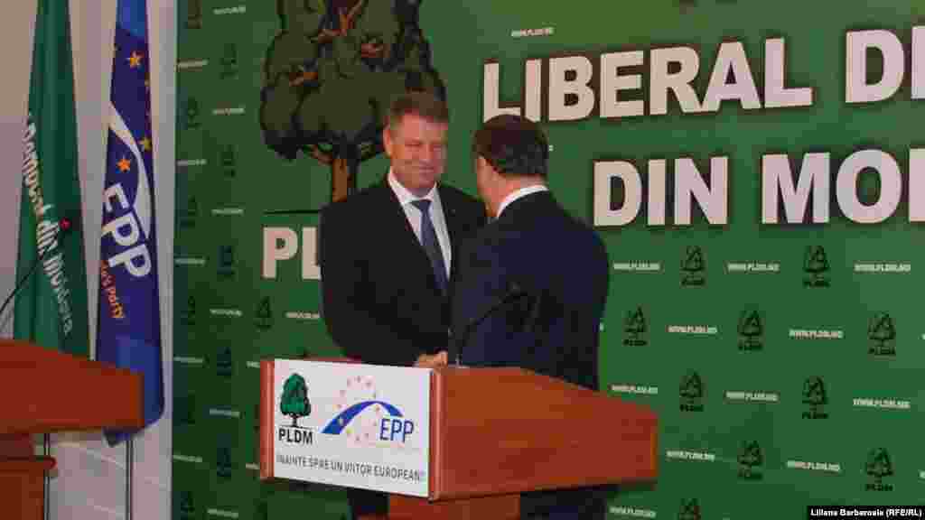 O întîlnire cu liderul PLDM, Vlad Filat, care l-a sprijinit în alegeri...