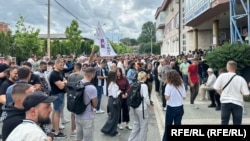Okupljeni građani ispred DUNP-a, 29. jul 2025.