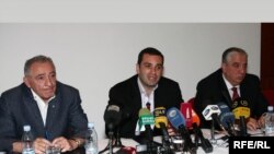 თბილისის მერობის კანდიდატები (მარცხნიდან მარჯვნივ): გოგი თოფაძე, ირაკლი ალასანია და გია ჭანტურია