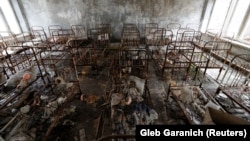 Чернобыль АЭС-да болған апаттан кейін қаңырап қалған Припять қаласындағы балабақша бөлмесі. Украина, 12 сәуір 2021 жыл.