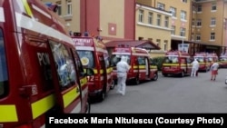 Ambulanțe în curtea Spitalului Matei Balș