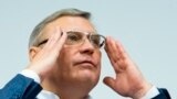 Председатель ПАРНАС Михаил Касьянов на встрече со своими сторонниками в Петербурге, 2016