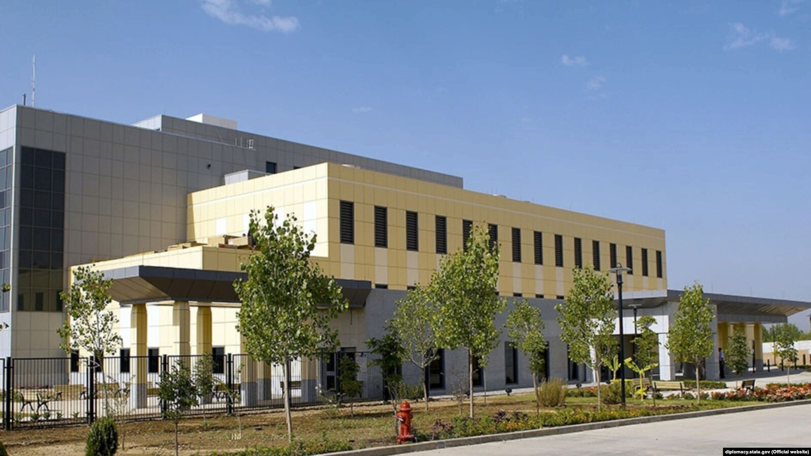 посольство америки в душанбе. здание таможенной службы при правительстве республики таджикистан. посольство соединенных штатов америки в таджикистане. посольство сша в ташкенте. посольство узбекистана в душанбе.