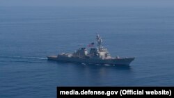 Есмінець ВМС США прямує у Чорне море