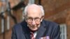 Британія: Єлизавета II сьогодні посвятить у лицарі 100-річного ветерана Томаса Мура