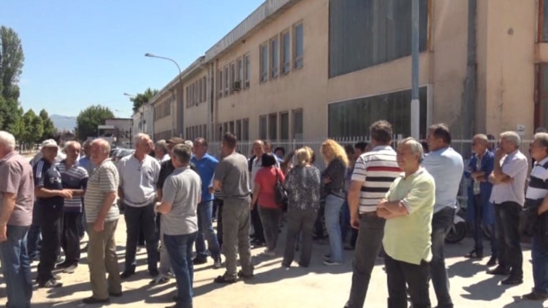 По средбата со Анѓушев, работниците од „Еурокомпозит“ бараат средба со премиерот 