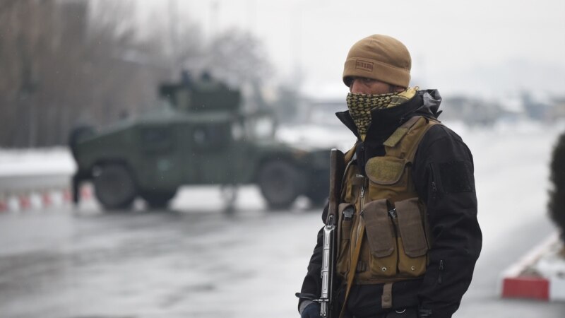 Eksplozije i pucnjava u vojnoj bazi u Kabulu