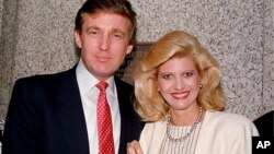 دونالد ترامپ در کنار همسر اولش