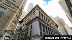 Dinara Kulibajeva és Bolat Nazarbajev tulajdonában álló épületek a Wall Street 702-es szám alatt New York-ban. Vételár: 4,3 millió dollár