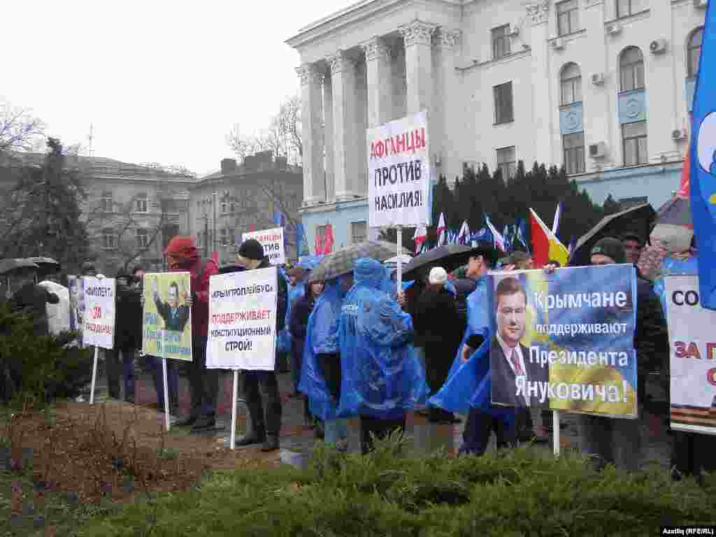 Акмәчәттә "Русское единство" фиркасе оештырган митинг