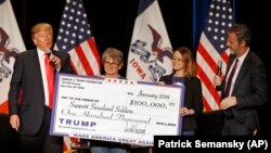 Trump Foundation қорының Айова штаты ардагерлеріне арнап, қаржы жинау шарасы. Архивтен алынған сурет. 