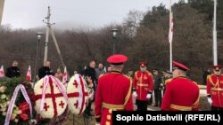 Cadeții georgieni comemorând la Tbilisi Ziua ocupației sovietice