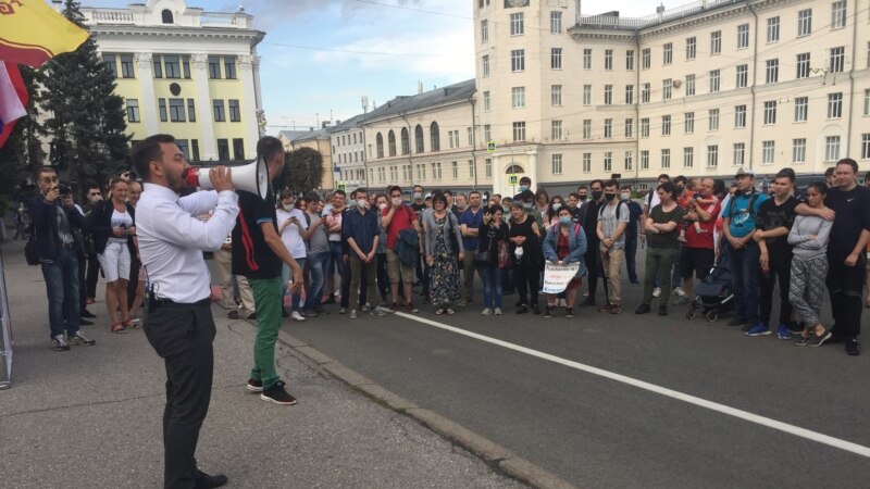 Координатор чебоксарского штаба Навального и кандидат в Гордуму Чебоксар собрал сторонников на Площади Республики 