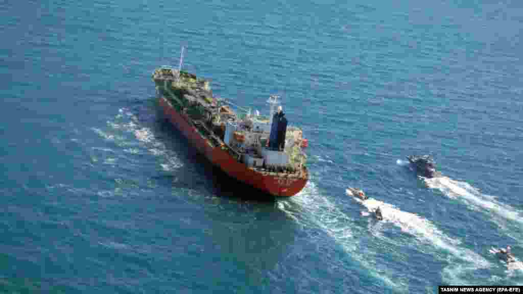 ИРАН / ЈУЖНА КОРЕЈА - Иран го ослободи капетанот на јужнокорејскиот танкер запленет во јануари, а бродот продолжи да плови, соопшти денеска Министерството за надворешни работи во Сеул.