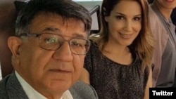 مسعود مصاحب، بازرگان اتریشی ایرانی‌تبار در کنار دخترش