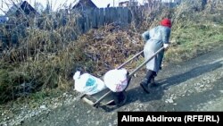 Qadınlar kişilərdən çox işləyir.