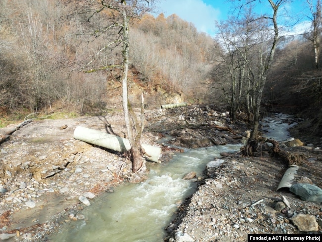 Poplave su teško oštetile cijevi hidrocentrala "Kraljuščica 1" i "Kraljuščica 2".