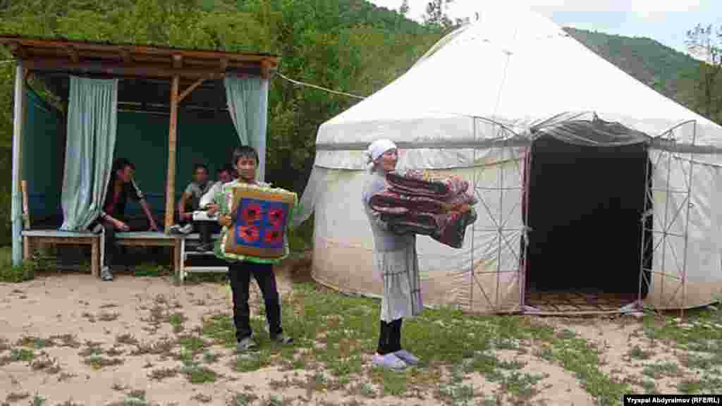 В горах Кыргызстана начался туристический сезон