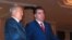 Президенти Қазоқистон Нурсултон Назарбоев аз чап ва ҳамтои тоҷики ӯ -- Эмомалӣ Раҳмон