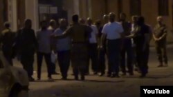 Члены вооруженной группы «Сасна црер» сдаются властям, Ереван, 31 июля 2016 г․