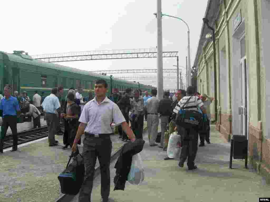 Муҳоҷирони корӣ бармегарданд #22