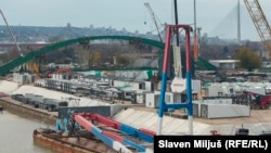 Deo gradilišta na reci Savi gde se gradi novi most, Beograd, 4. decembar 2025.