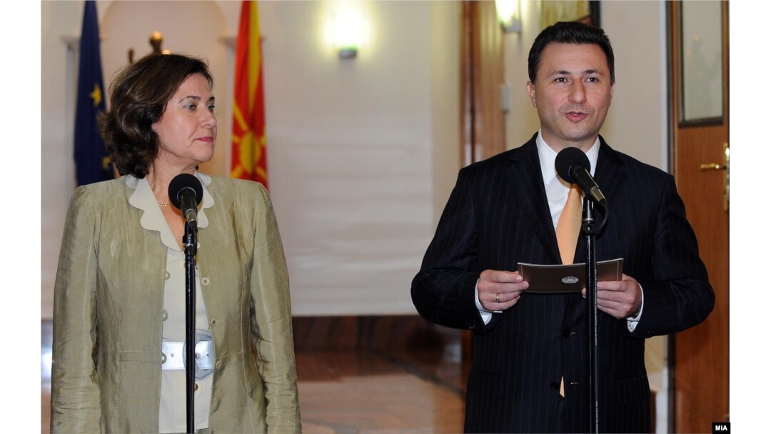 Директорката на Директоратот за проширување на ЕУ за Македонија, Александра Кас Грање и премиерот Никола Груевски.