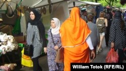 Muszlim nők a berlini Kreuzberg negyedben 2017. június 23-án