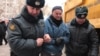 Задержание активистов, которые протестуют против строительства многоэтажного здания в Большом Козихинском переулке в Москве