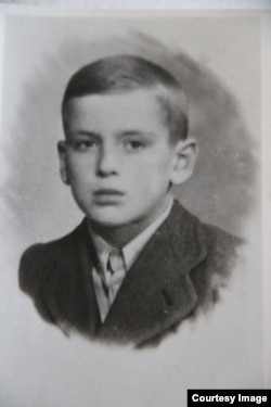 Ігор Попович у дитинстві