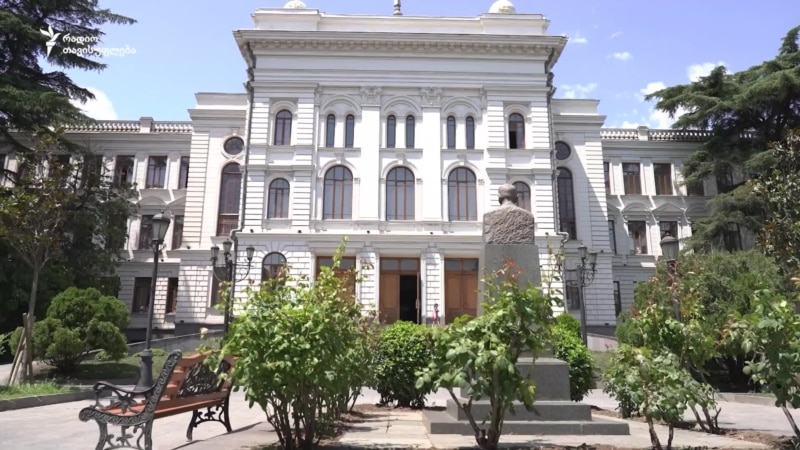 თსუ-ს უფრო მეტი შენობა აქვს თუ სტუ-ს?