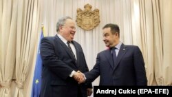 Šefovi diplomatij Srbije i Grčke Ivica Dačić (D) i Nikos Kocijas u Beogradu 11. aprila 2018.