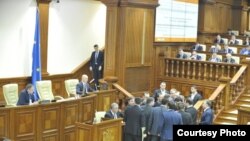 În Parlament (foto: Constantin Grigoriță)