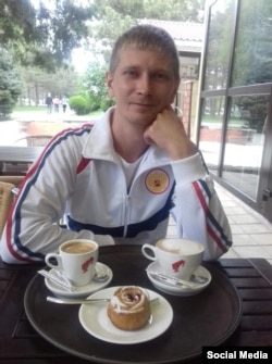 Ilya Sorokin, një mjek i njohur për të burgosurit e luftës ukrainas në burgun IK-10 në rajonin Mordovia të Rusisë si "Dr. Shpirtligu" dhe "Dr. Shokuesi".