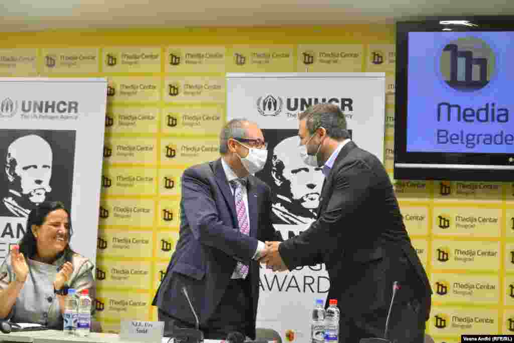 Pravnik Nikola Kovačević primio je nagradu UNHCR-a za izuzetan doprinos u pomoći izbeglicama, raseljenima i ljudima bez državljanstva u Beogradu. Ovo je prvi put da je nagrada, ustanovljena pre gotovo sedam decenija, dodeljena nekom iz Srbije i regije.&nbsp; &nbsp;
