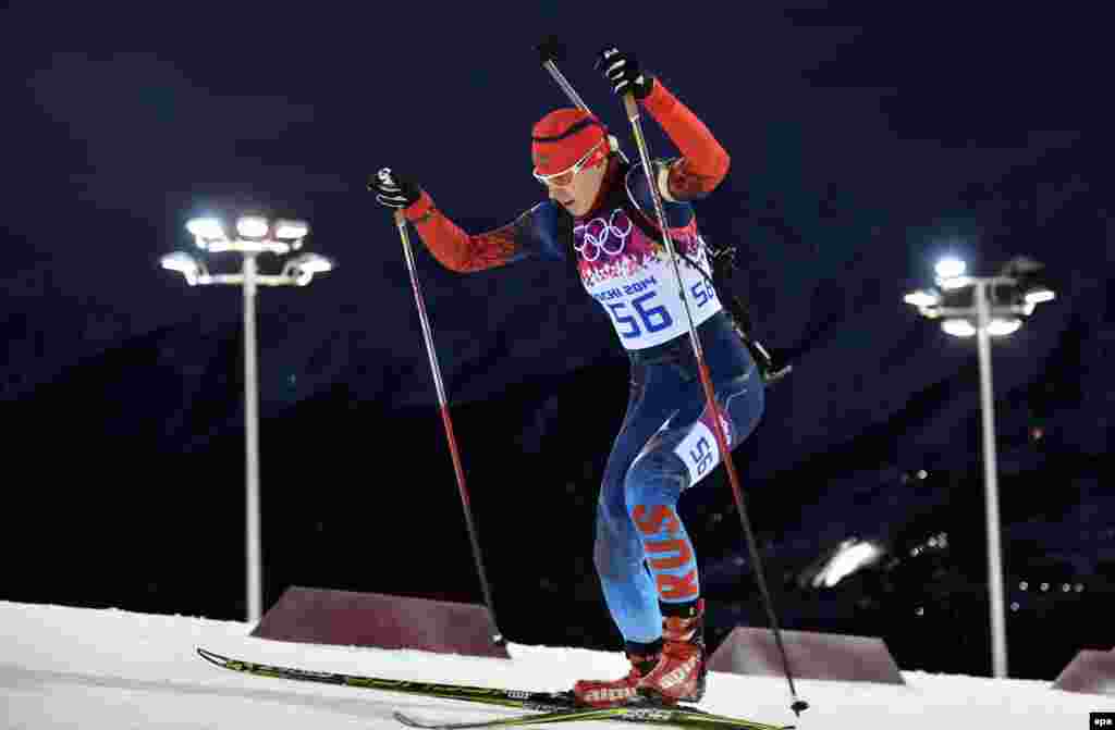 Olga Vilukhina of Russia competes in the women&#39;s biathlon 7.5-kilometer sprint competition at the Laura Cross Biathlon Center. Vilukhina won gold.