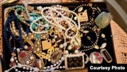 Iraq/Jordan - Jewels and accessories by Iraqi artist Yada al-Ubaidi, Amman, undated