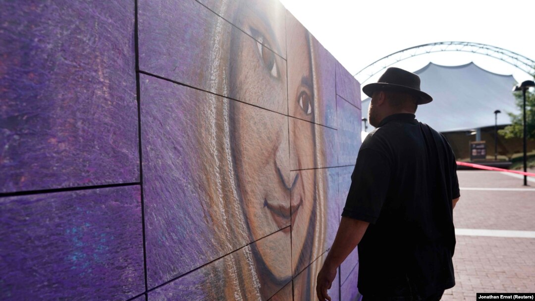 Mural sa likom Heather Heyer u Šarlotesvilu,16.avgust 2017.
