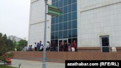 Turkmenistan. Queue to currency exchange at "Russkiy" market. Ashgabat. May 15, 2015